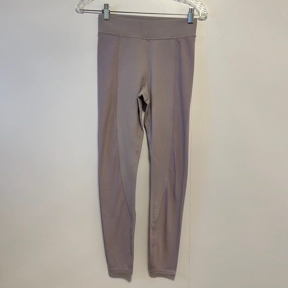 ALO Yoga Pants - Alo yoga light purple leggings